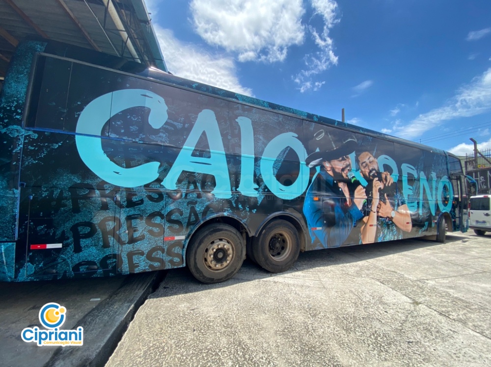 Adesivo para Veículo Ônibus de Cantor Sertanejo Azul e Preto | Projetos Cipriani Comunicação Visual