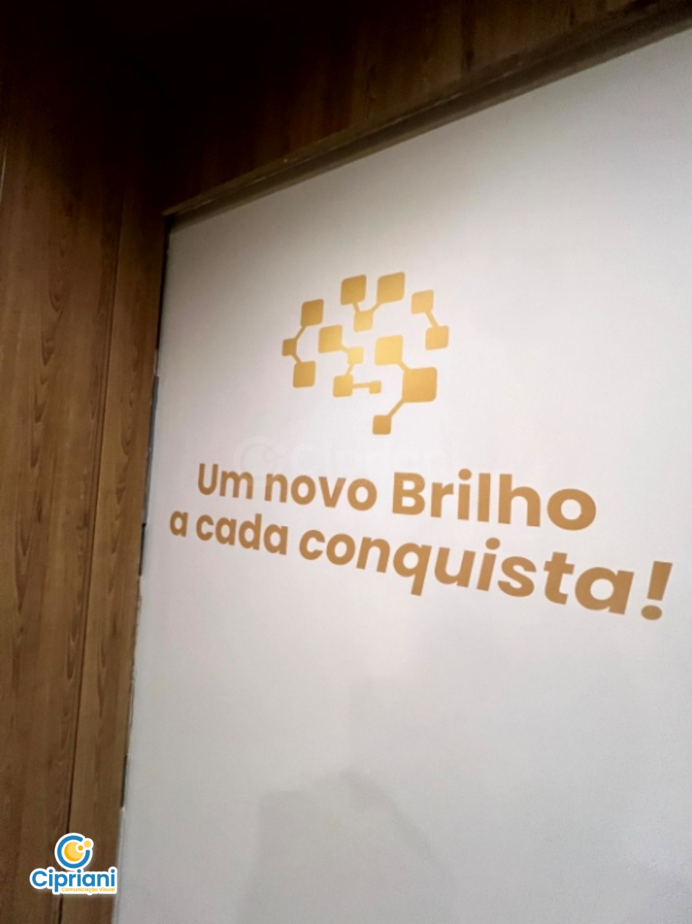 Adesivos de Frase Sem Fundo Dourada, Peça sua Cotação 1 Imagem