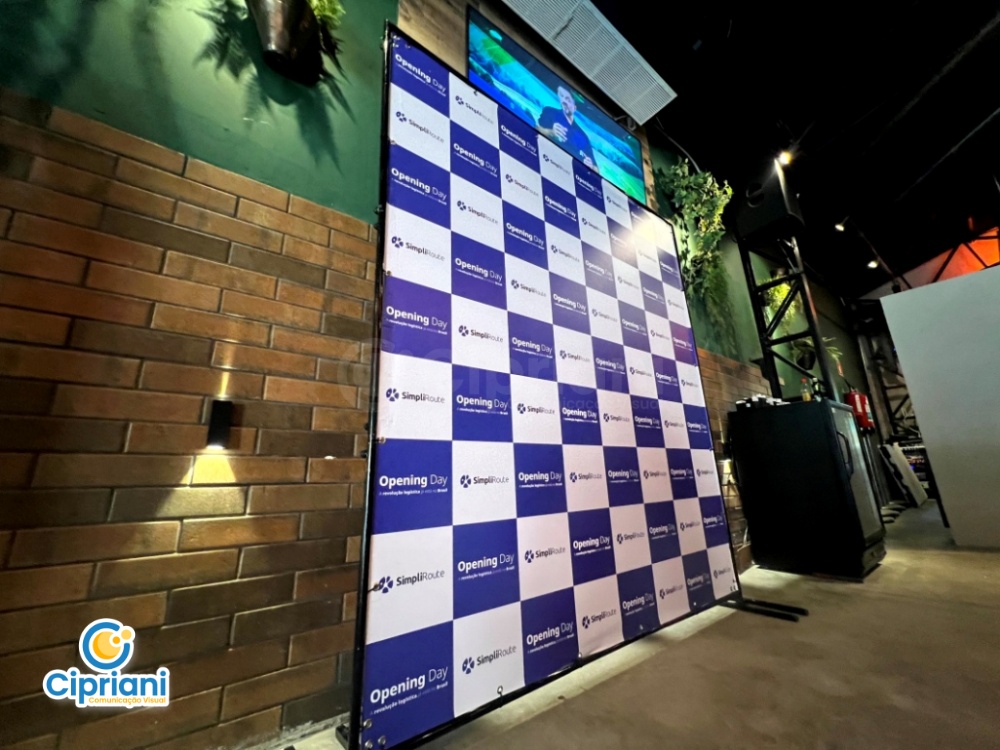 Backdrop para Evento em Bar na Faria Lima, Conheça 1 Imagem