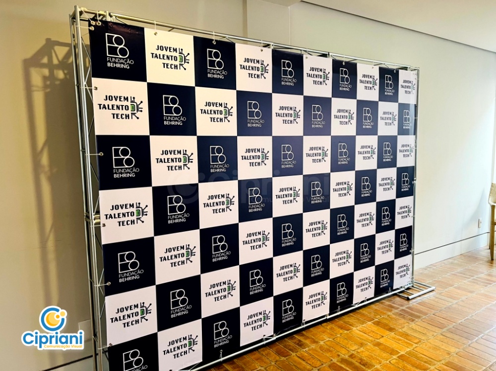 Backdrop para Evento Escolar em Hotel | Projetos Cipriani Comunicação Visual