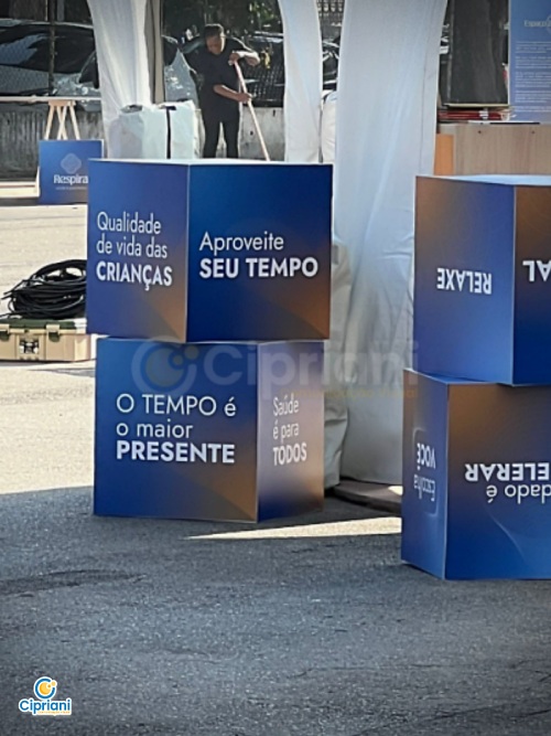 Cubo Para Cenografia Quadrado Personalizado Em Pvc Acrilico | Cipriani Comunicação Visual