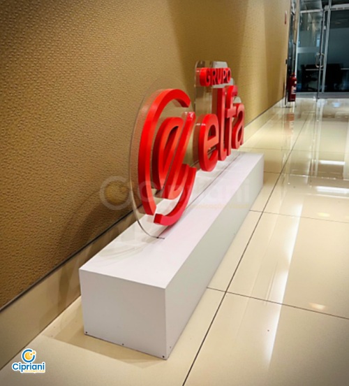 Totem Letra Caixa Grande Gigante De Chao Com Mdf E Acrilico | Cipriani Comunicação Visual