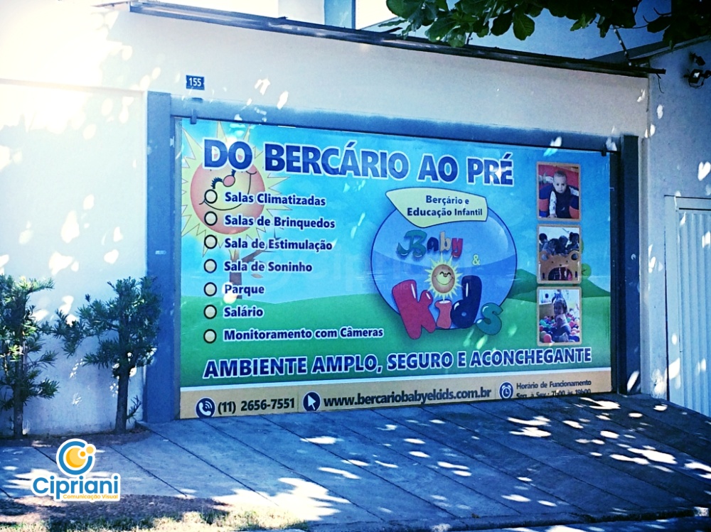 Lona em Portão de Escola em Azul e Verde | Projetos Cipriani Comunicação Visual