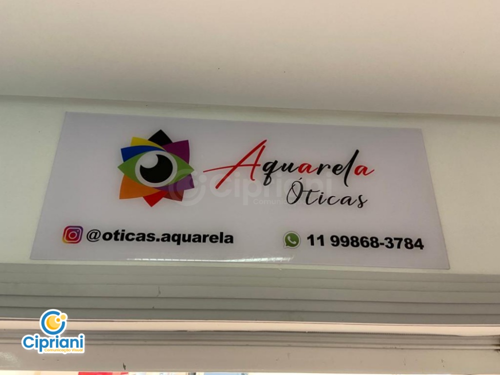 Placa de Acrílico Fachada Colorido e Branco | Projetos Cipriani Comunicação Visual