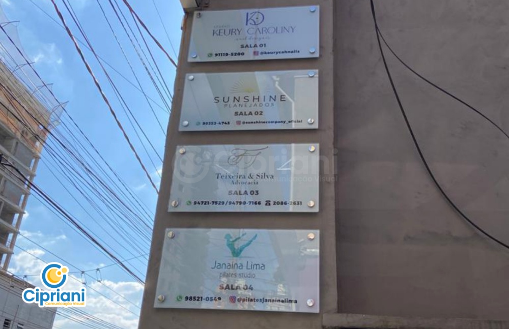 Placas de Vidro para Fachada Colorido | Projetos Cipriani Comunicação Visual